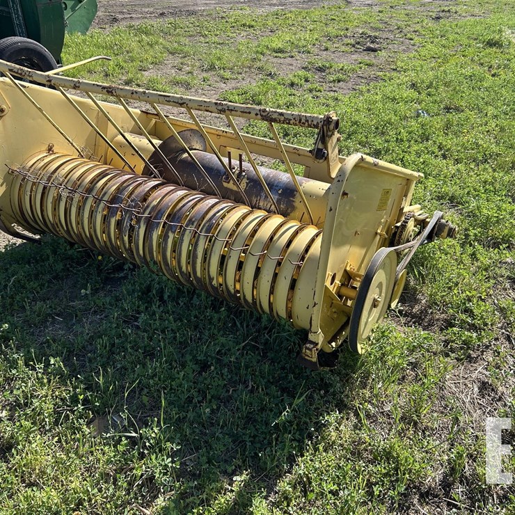 NEW HOLLAND 717W