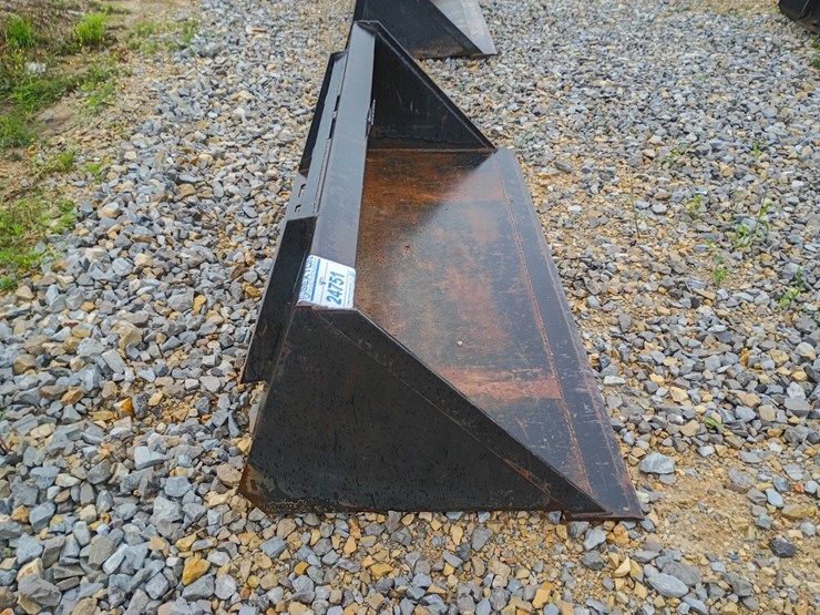 #24751-•-72"-smooth-bucket-skid-steer-attachment-image-4