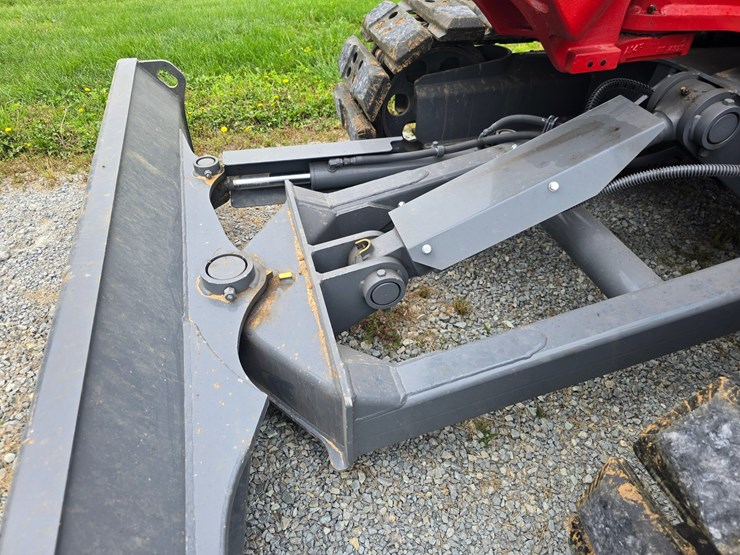 2024-takeuchi-tb290-image-100