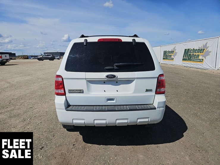 2011-ford-escape-image-7