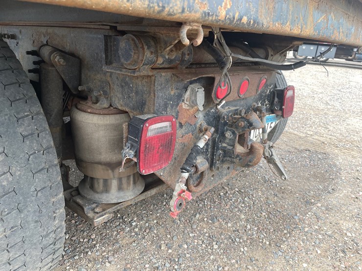 #1319-•-2011-freightliner-dump-truck-(has-mn-title)-image-19