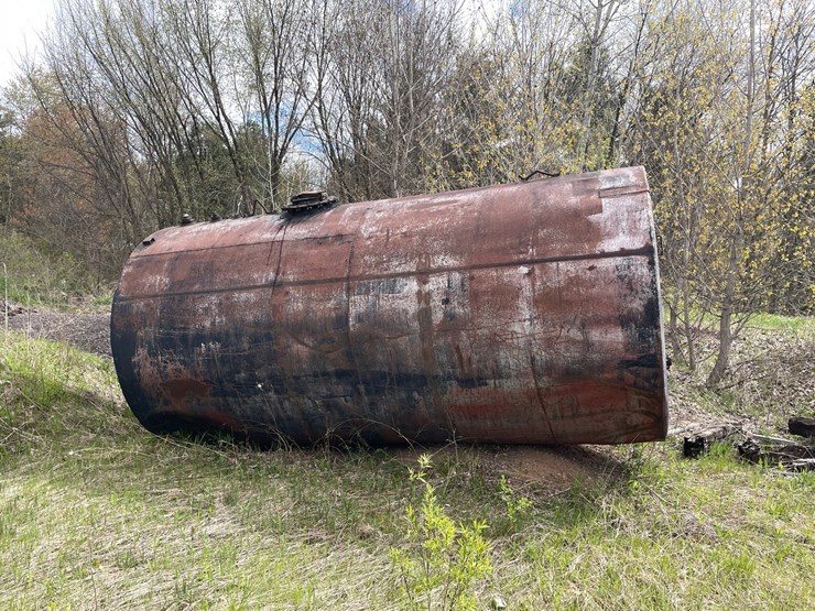 #2804-•-metal-fuel-tank-(g)-image-1