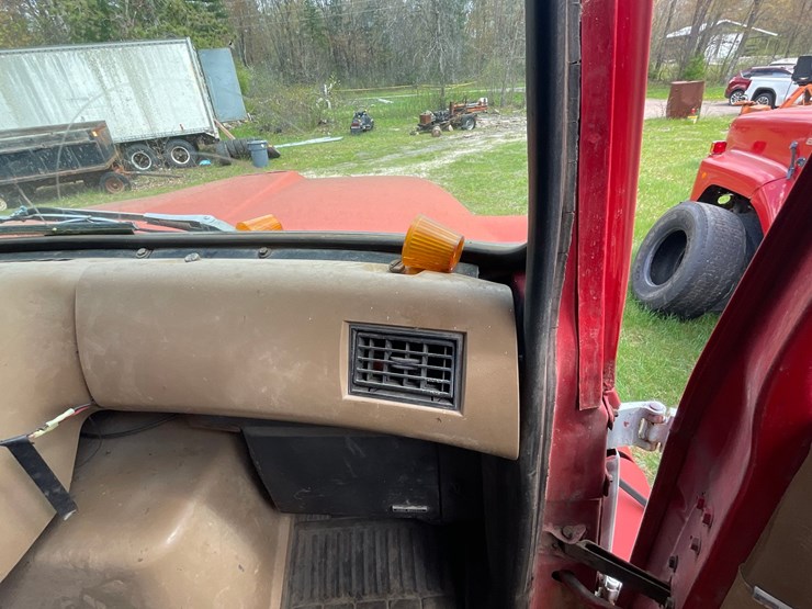 1989-ford-l9000-image-26