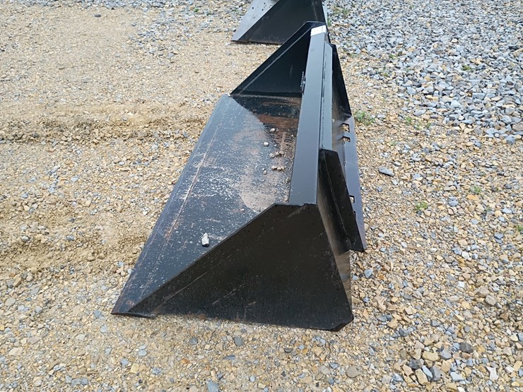 #24748-•-72"-smooth-bucket-skid-steer-attachment-image-2
