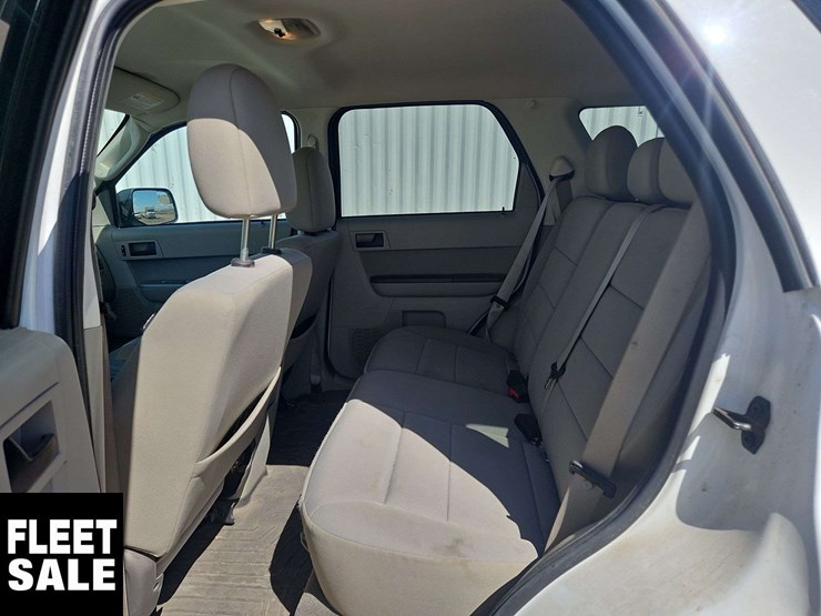 2011-ford-escape-image-15