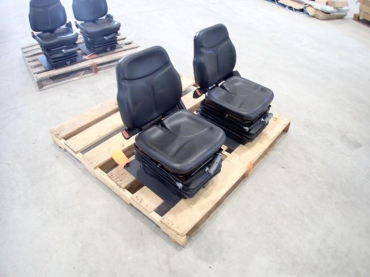 qty-of-(2)-cobo-tractor-seats-image-2