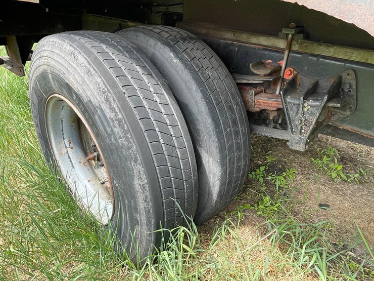 #2881-•-1990-international-sealcoating-truck-(has-wi-title)-(or)-image-14