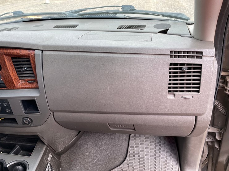 2006-dodge-ram-2500-image-29