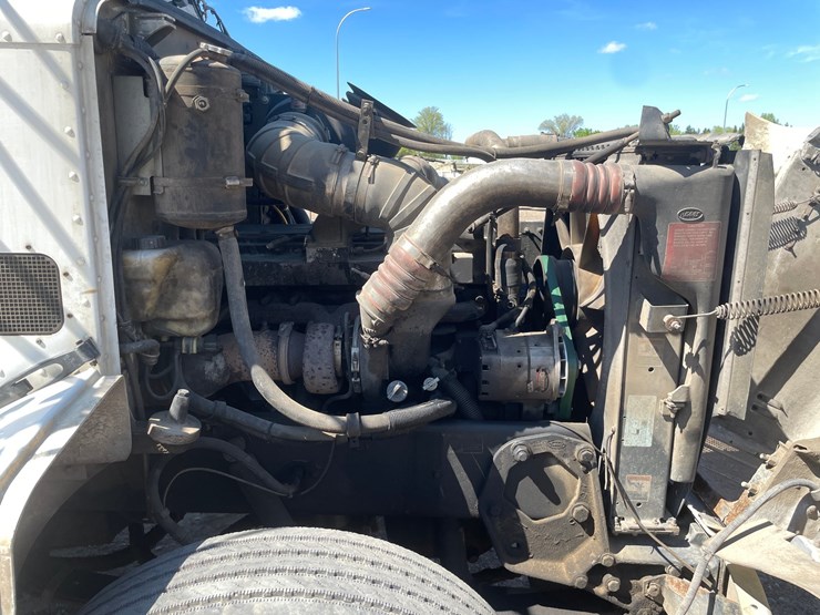 2002-peterbilt-385-image-29