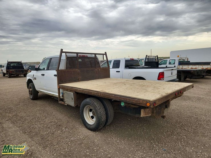 2011-dodge-3500-image-8