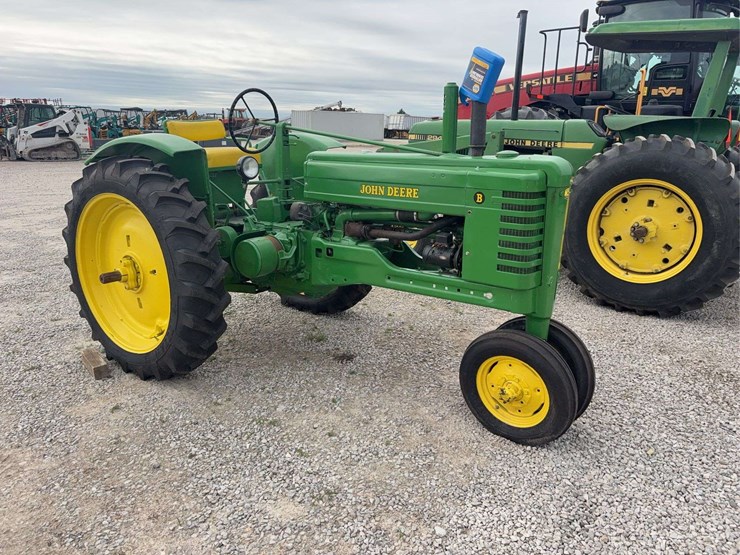 1950-john-deere-b-image-2