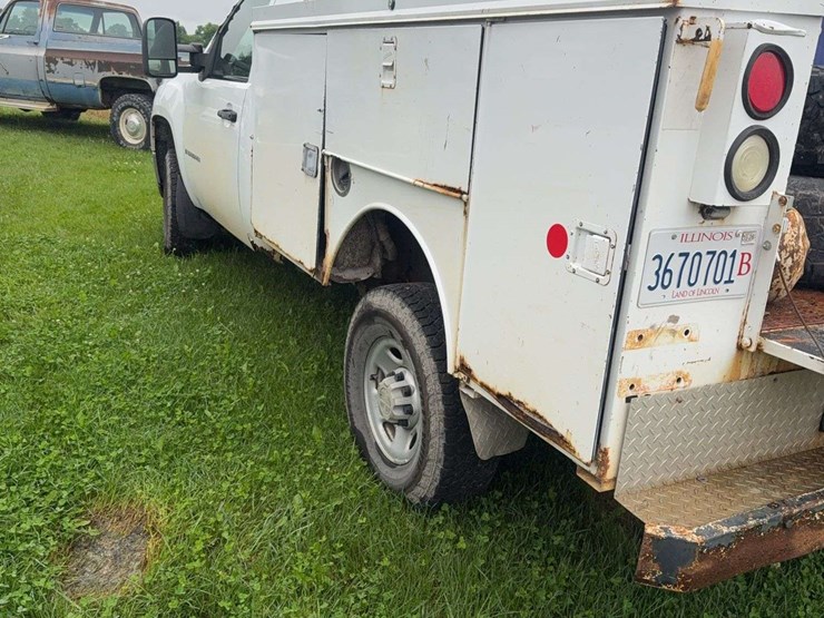 2008-gmc-2500-image-8