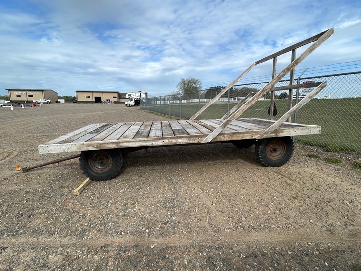 #1101-•-hay-wagon-image-2