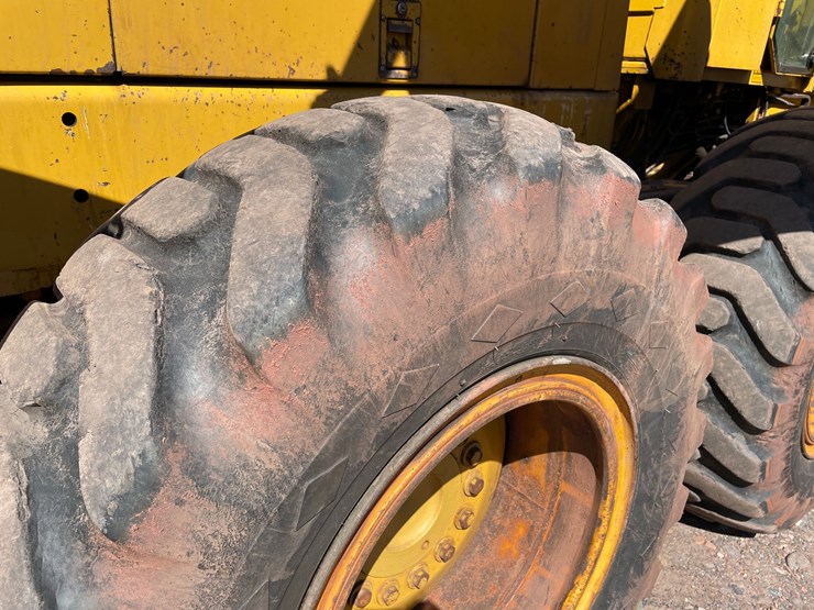 1993-deere-772bh-image-24