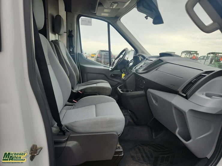 2016-ford-transit-image-19