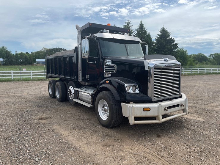 #1319-•-2011-freightliner-dump-truck-(has-mn-title)-image-7