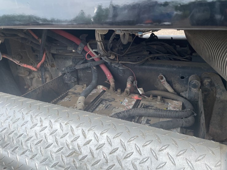 #1319-•-2011-freightliner-dump-truck-(has-mn-title)-image-11