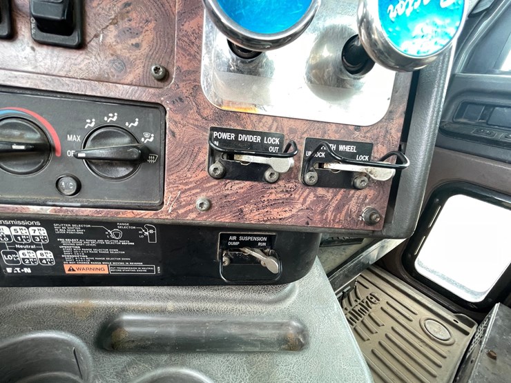 2002-international-9900i-image-52