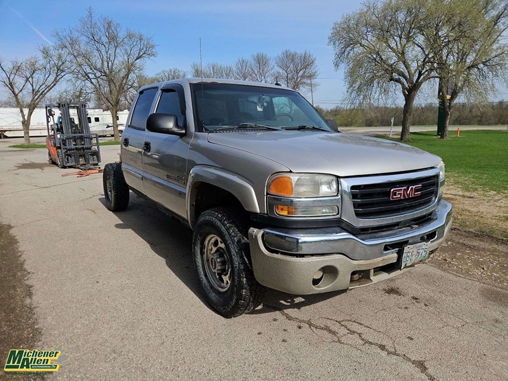 2004-gmc-sierra-2500hd-image-4