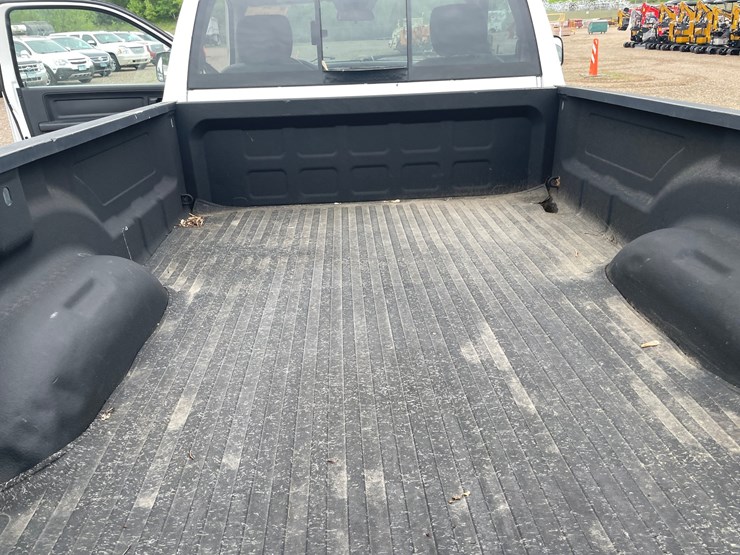 2013-dodge-2500-image-24