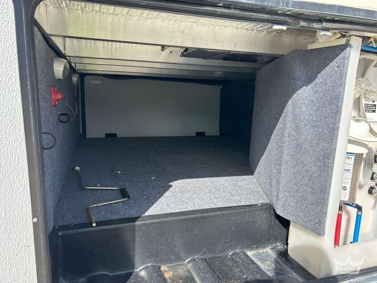 2013-forest-rive-brookstone-310ls-5th-wheel-t/a-travel-trailer-image-45
