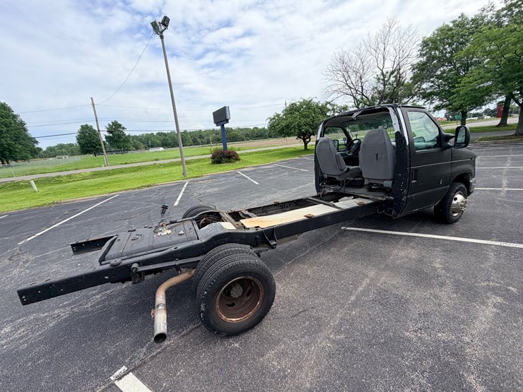 2008-ford-e450-image-12