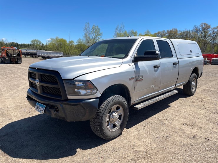 2015-dodge-3500-image-1