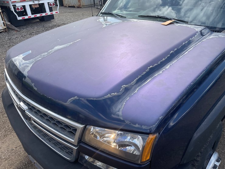 2005-chevrolet-3500-image-13