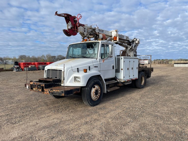 2002-freightliner-fl80-image-1