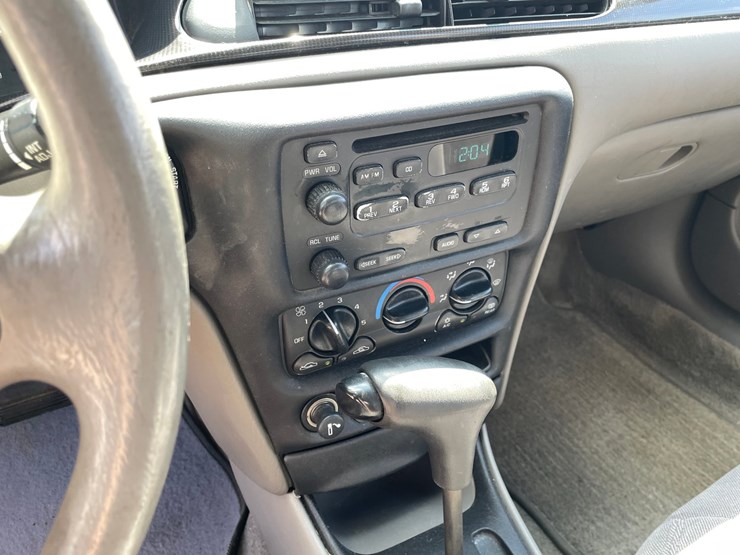 #1402-•-2003-chevrolet-malibu-(has-mn-title)-image-27