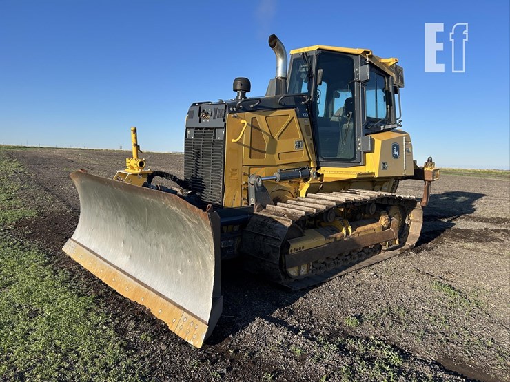 2017-deere-700k-xlt-image-1