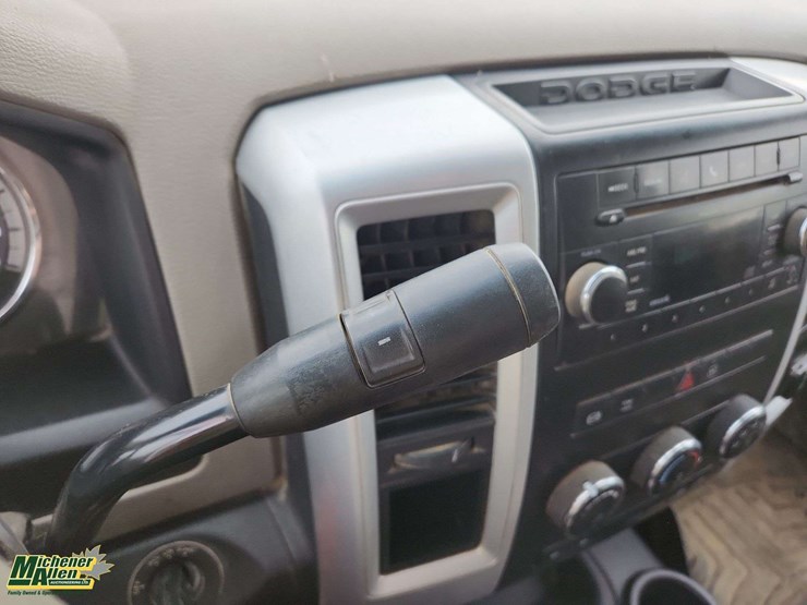 2011-dodge-3500-image-4