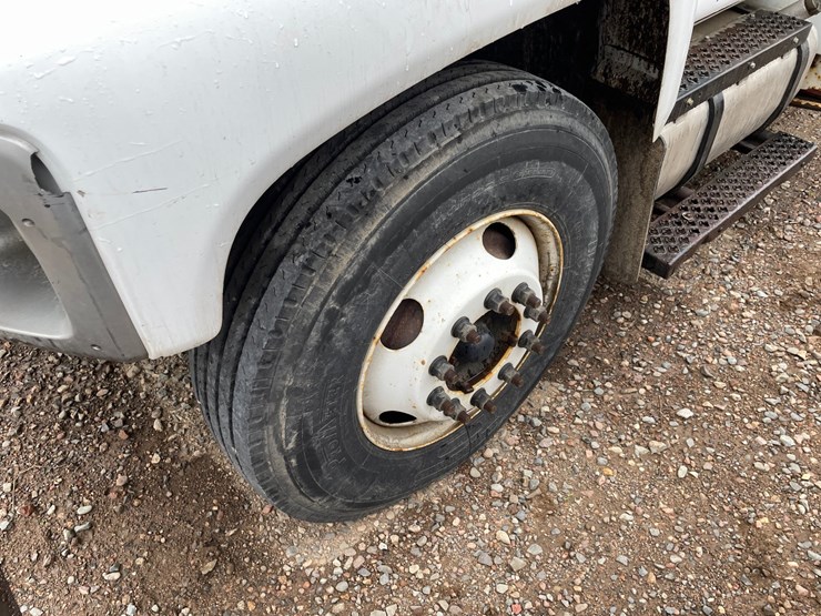 #1302-•-2003-chevrolet-c7500-boom-truck-**non-runner**(has-mn-title)-image-13