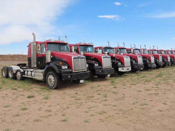 2015-western-star-4900-image-1
