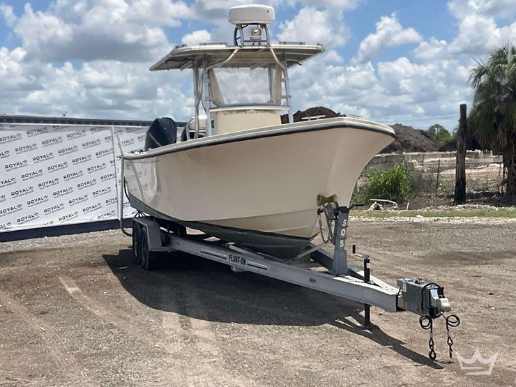 2013-parker-2501-center-console-28ft-boat-with-2000-float-on-30ft-t/a-boat-trailer-image-3
