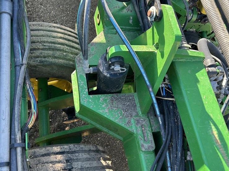 2023-john-deere-db90-image-82