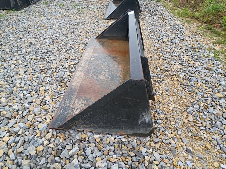 #24752-•-78"-smooth-bucket-skid-steer-attachment-image-2
