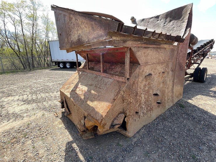 #1004-•-gravel-feeder-image-17
