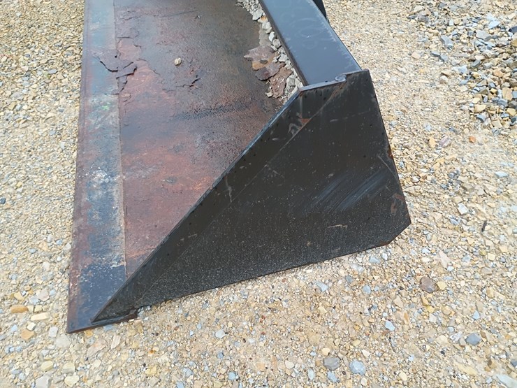 #24749-•-84"-smooth-bucket-skid-steer-attachment-image-8