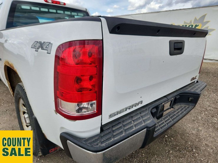 2013-gmc-sierra-1500-image-37