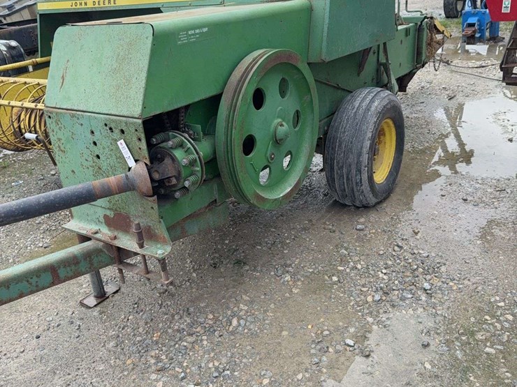 john-deere-336-image-2
