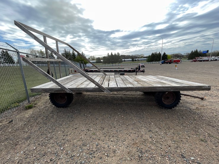 #1101-•-hay-wagon-image-8