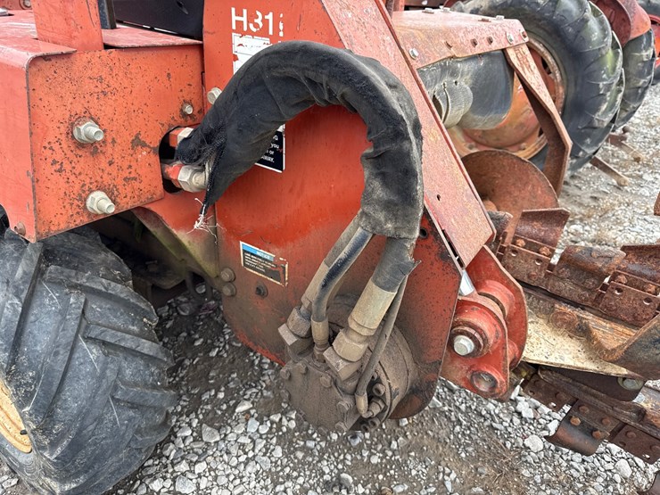 ditch-witch-3700-image-12