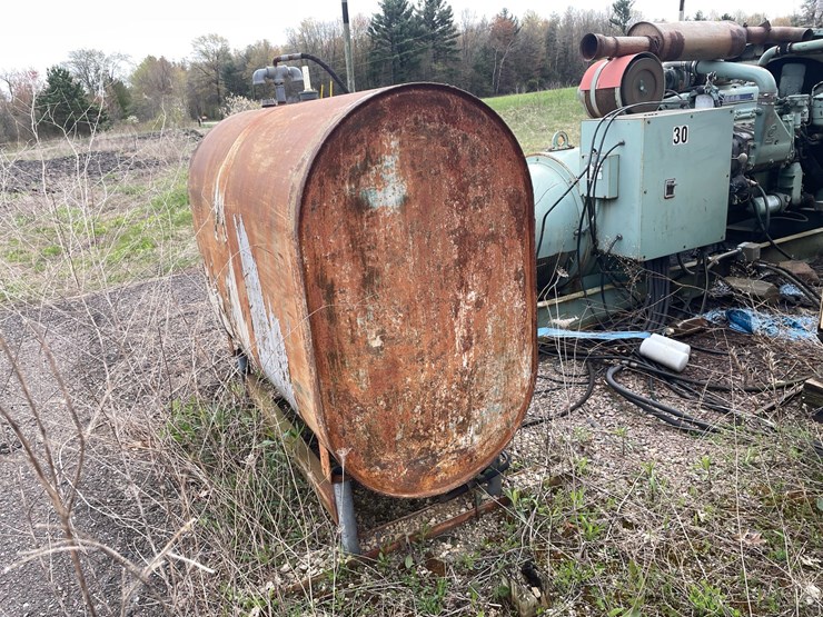 #2821-•-shed-with-contents-(g)-image-16