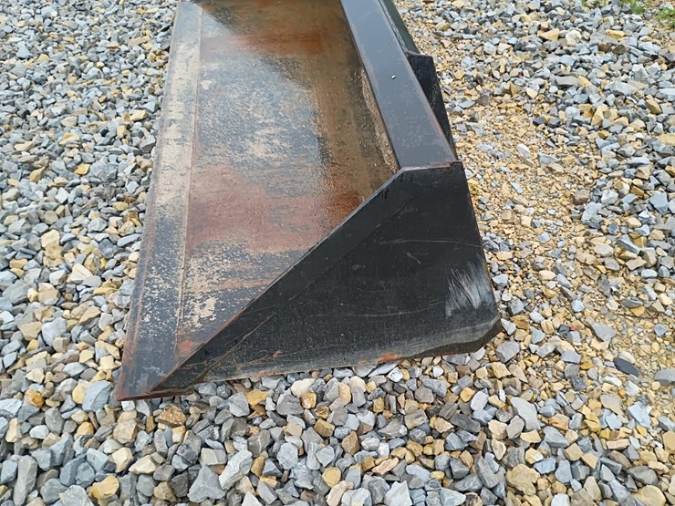 #24752-•-78"-smooth-bucket-skid-steer-attachment-image-7
