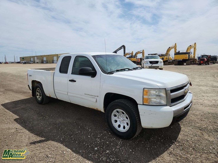 2009-chevrolet-silverado-1500-image-2