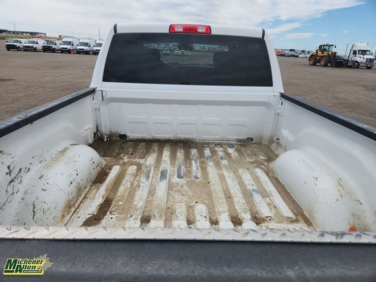2017-dodge-2500-image-16