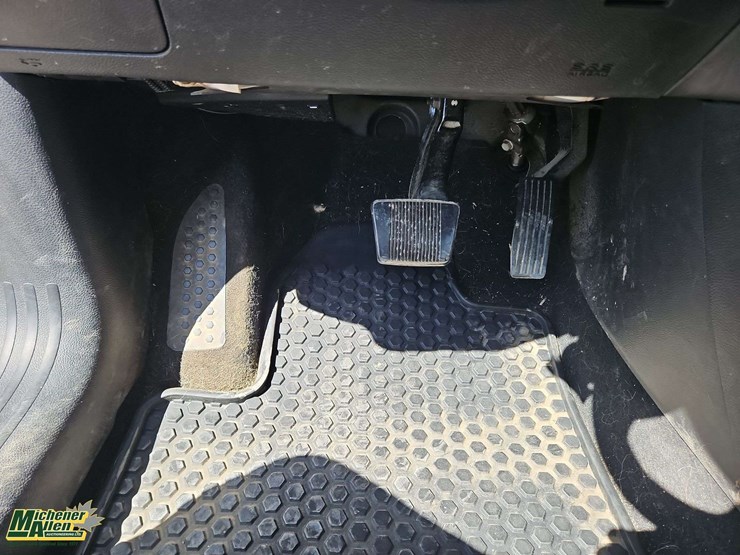 2019-jeep-cherokee-image-23