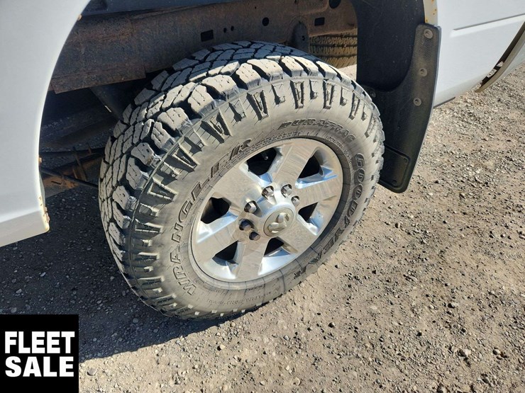 2015-dodge-2500-image-14