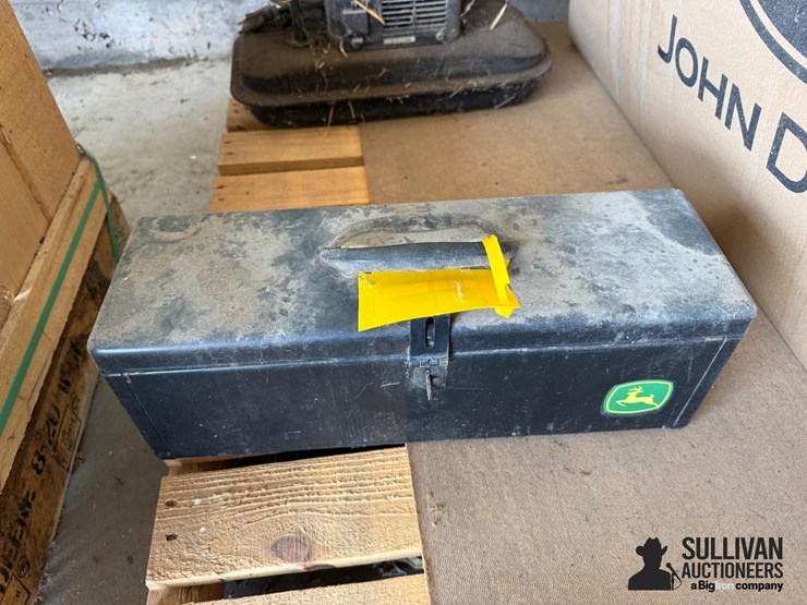 john-deere-tractor-toolbox-image-2